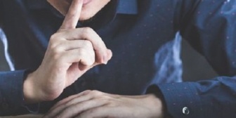 単身赴任中の女の誘惑にどうしても流されてしまう。自由がありすぎて遊び癖が抜けん…