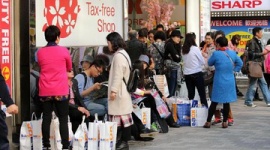 中国人客「爆買い」沈静化か…株価の下落局面で
