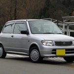 女「軽でデートに来るな！ ギャグは顔だけにしろ！」　男「自分で車買えよ！」
