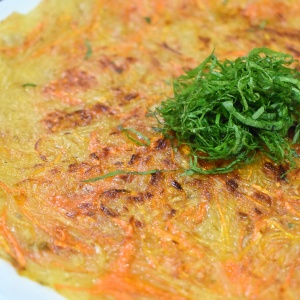 パリっとモチっと♪じゃがいもと人参のぺったん焼き