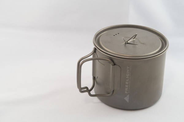 Titanium Pot UL-600HR （炊飯可能モデル） 炊飯可能なチタンマグ [FREELIGHT Titanium Pot UL-600HR] : 山