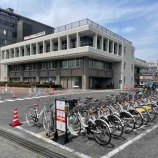 『戸田市役所東側駐輪場に「シェアサイクルのサイクルポート」ができました。現時点で市内に42箇所のポートがあります。同じシステムであれば市内外で利用できます。』の画像