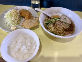 ひき肉が旨味の秘訣、絶メシ店の『らあめん定食』〜高崎　大豪〜