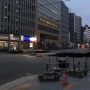 X民さん、道路陥没を見つけ警察に通報 → 駆けつけた警察さん、応急処置にもならん物を使ってしまうｗｗｗｗｗｗ