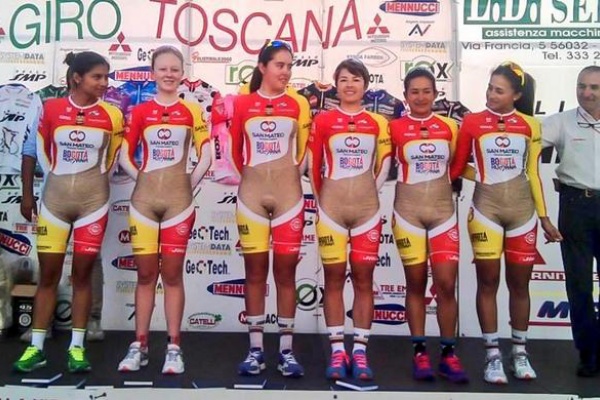 思わず二度見 女子自転車チームの まる見えユニフォーム が破廉恥すぎる 1 2 自転車情報館 思わず二度見 女子自転車チームの まる見えユニフォーム が破廉恥すぎる 1 2 自転車情報館