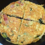 『残りパスタを使ったオムレツ』の画像