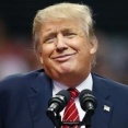 【悲報】トランプ大統領「我々は○○に屈しない！！」→ホワイトハウスに鏡はないのか？と総ツッコミに