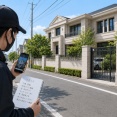 （ヽ´ん`）「アンケで見栄張って年収3800万って書いたら闇バイトの下見が来て震えてる。やばい」