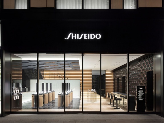 女性「ブスは資生堂のメイクレッスンに行かないほうがいい。心が折られる。」