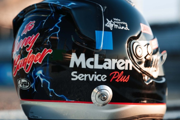 Arai 1/2 ヘルメット マクラーレン メルセデス リカルド（角田裕
