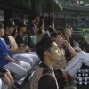 【悲報】西川遥輝さん、2日連続でベンチ内の態度を叩かれる