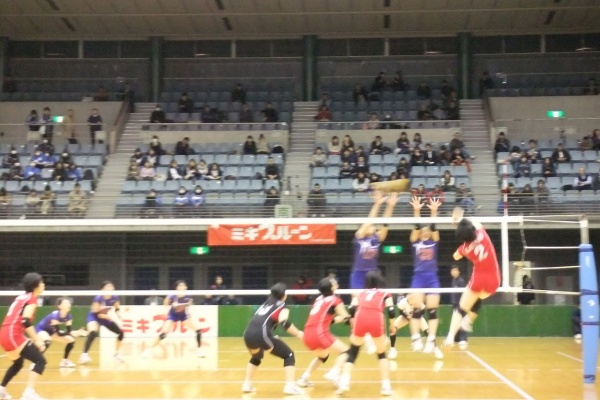 嘉悦大学 女子バレーボール部 12年12月
