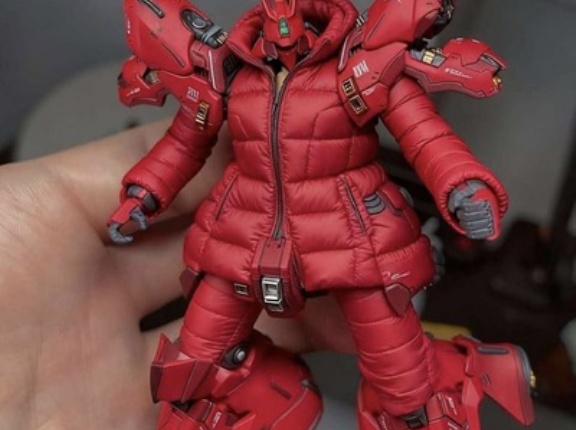 ガンプラの新たな可能性？コートを着せた作例が話題に
