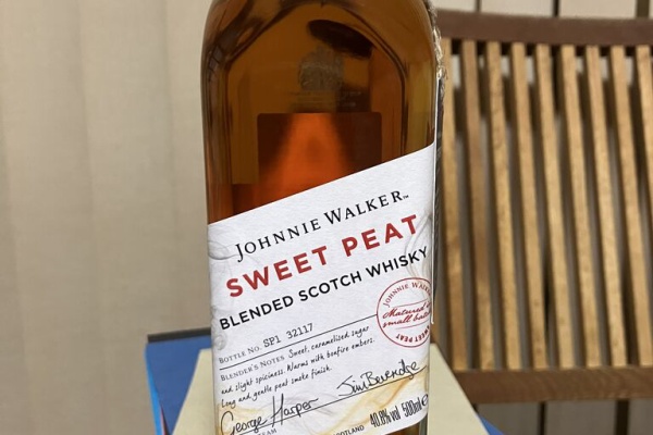 ジョニーウォーカー　Sweet Peat & Wine Cask Blend ジョニーウォーカー スイートピートを飲んでみた感想 | 榎商店