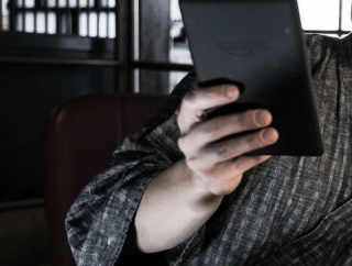 【AmazonKindle漫画 50％ポイント還元！】深夜食堂、軍靴のバルツァー、Ｎｓ’あおい、べしゃり暮らし、CLAYMORE、嘘喰い、今日からヒットマン、アオのハコなど！