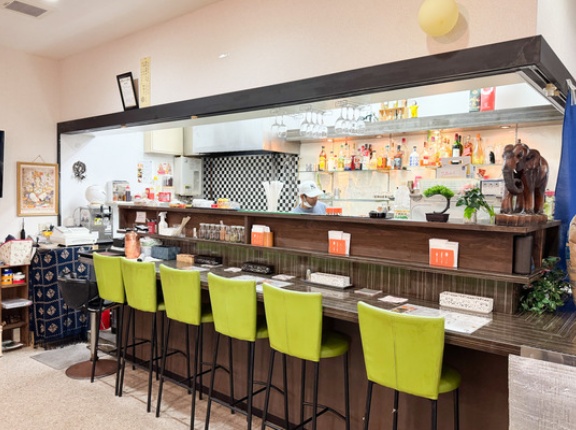 島本センターの「Curry&Bar GO STAR」がリニューアルオープンしてる