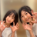 染谷彩良 「このポーズは、「かりん」  の「かり」を取って、「かりかり」のポーズです！！」