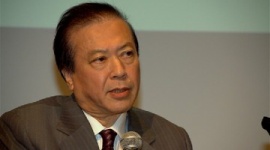 すき家会長「妻が近所の人に避けられた」と涙を浮かべる