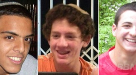 不明のイスラエル3少年遺体で発見、首相は報復を宣言