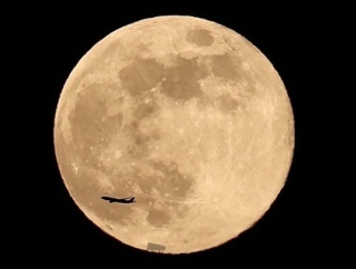 【朗報】コールドムーン、ほぼ満月で最高！最後の満月見逃すな