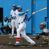 日本ハム2位ルーキー・エドポロ、練習試合で"プロ初打席初安打"含む2打席連続安打　塁上での「レ」ポーズに…新庄監督も拍手で称賛