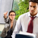 ワイ、役所をクビになり工場勤務になった結果・・・