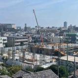 ¡ØÎáÏÂ6ǯÅÙËö¤Î½×¹©¤òÌܻؤ·¤Æ·úÂØ¤¨¹©»ö¤¬¿Ê¤à¸ÍÅÄÂè°ì¾®³Ø¹»¡£¿·¹»¼Ë¡ÊÀ¾Åï¡Ë¤äÂΰé´ÛÅï¤Î·úÀ߸½¾ì¤Î¸½ºß¤ÎÍͻҤǤ¹¡Ê8·î10Æü»þÅÀ¡Ë¡£¡Ù¤Î²èÁü