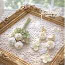 シロツメクサのブローチとイヤリング