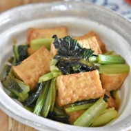 【節約おかずレシピ】小松菜と厚揚げ豆腐のにんにく醤油の最強おかず