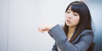 友人「今日は約束あるから〇〇時までしかダメ～」　私（自分で日時指定したくせに…？）何度もされるとイラッときたんだけど…