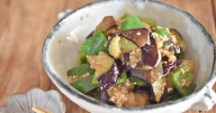 【なすの消費レシピ】野菜だけなのにご飯がすすむ副菜おかず！！なすとピーマンのごま和えの作り方