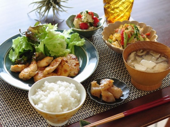 次女からバトンを受け取ったので【鶏むね肉でもおかかステーキ】と昨日の晩ごはん