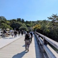 伊勢神宮で、婆の健康を祈る
