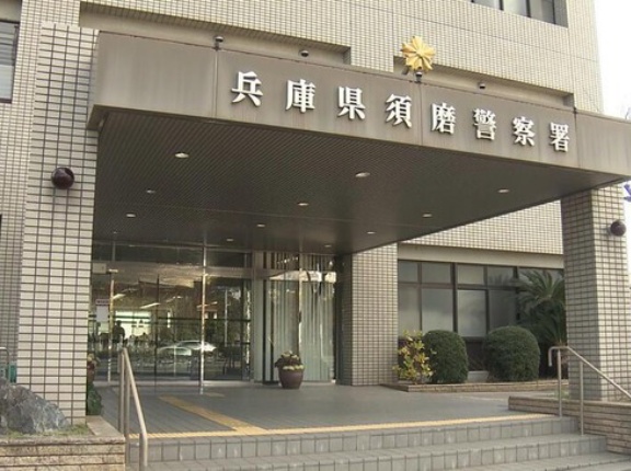 56歳男性、警察に159回電話かけて逮捕。「155キロ投げれる」「わしは金持ち」「粒あんが気に食わない」