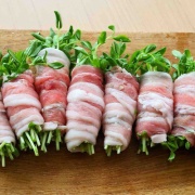 ♡レンジで5分！豆苗の肉巻き♡【#簡単レシピ #時短 #節約 #火を使わない #レンチン #ヘルシー 】