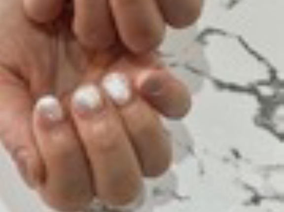 輝きにうっとり♡ 3dマグ・ベージュのキラキラワンカラーネイル💖