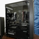 【画像】自作PCにステッカー貼った！