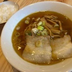 石川県金沢市泉にオープンした『喫茶とらーめん やわら』で『醤油ラーメン』『味噌ラーメン』食べてみた。