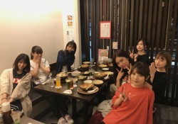 【画像】おまいらが一緒に席を囲みたいメンバー選んでけwwwwwww