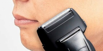 職場の気になる男性が、洗面台で髭を剃っていたのは理解できるが…