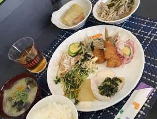 水・木・金限定の彩り栄養バランス豊かな食べ放題太っ腹ランチ「貝鮮居酒屋　ガル」