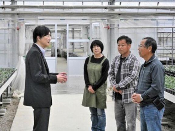 秋篠宮皇嗣殿下　福島、南相馬を訪問　農業の現状視察