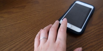 携帯が壊れてしまい、彼氏の昔の携帯を借りることになった。でもやっぱり人の携帯なんか見るものじゃなかった…