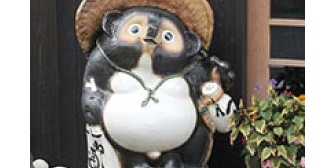 ウトメから新築祝いに2～３メートルくらいの高さの巨大な狸の置物が送られてきたので受取拒否した。もう運んできた業者が可哀想だったわ