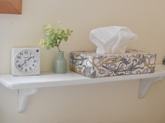 【5分でできる】貼るだけ簡単！ダイソーのティッシュケースをウィリアム・モリス柄にリメイク♪（記事下にPR含）