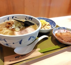 自家製麺の店 MOJO HAND@西多摩郡日の出町【2025新店】<中華そば＋ばら寿司＋ぽるこ>