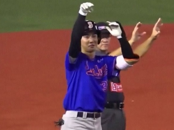 WLで精彩を欠く長谷川信哉選手。