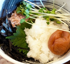 こう蒸し暑いと蕎麦しかノドを通らないな！函館市柏木町「そばと酒 三貞」
