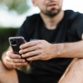 ワイ「iPhone使ってる奴は情弱かチー牛」
