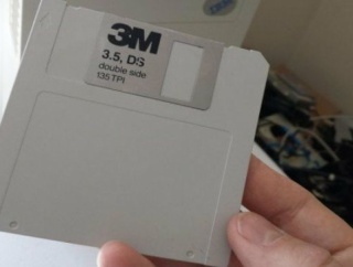 外国人「00年代生まれが見ても理解できない物をリストアップしてく」